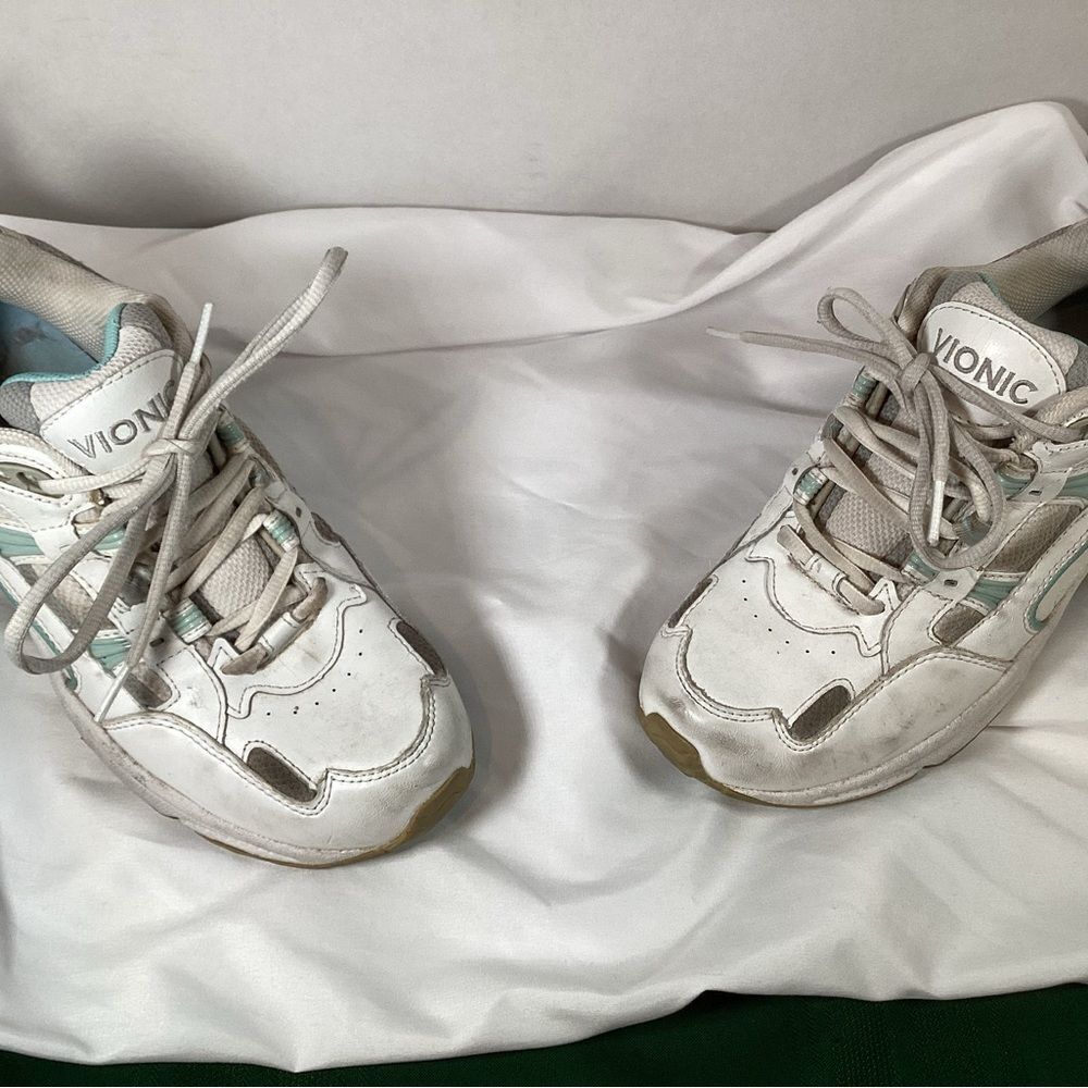 Vionic Women’s and Gray Sneakers